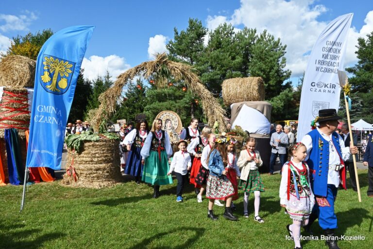 Dożynki Gminne w Krzemienicy – Złote Widły i święto tradycji!