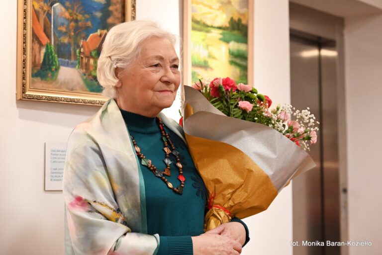 „Kolory życia” – wystawa malarstwa Janiny Haładyj-Różak – fotorelacja i wywiad z Artystką